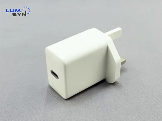 Offerta speciale per adattatore di alimentazione USB per caricabatterie rapido per iPhone da 18 W 20 W 25 W 5 V 3 A Pd Type C con spina UK/US/EU dalla fabbrica